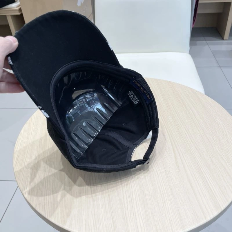 Louis Vuitton Caps Contemporary 261834