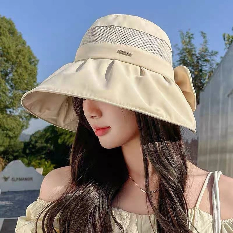 Bright Louis Vuitton Caps 261857