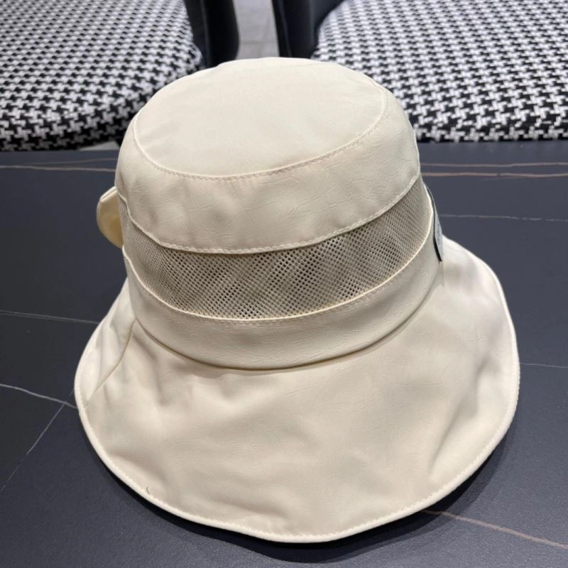 Bright Louis Vuitton Caps 261857