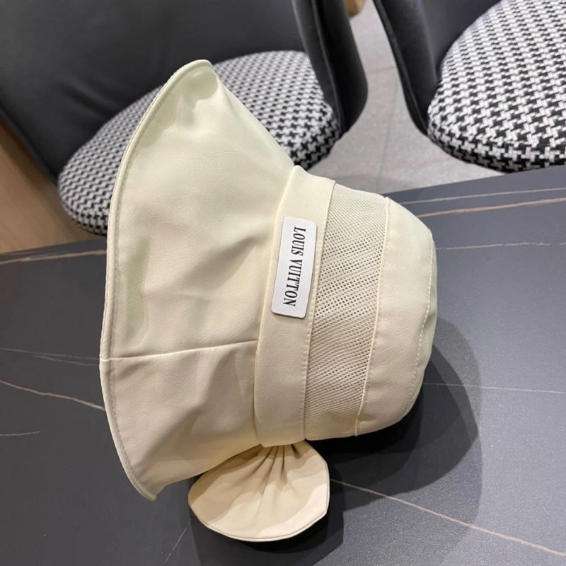 Bright Louis Vuitton Caps 261857