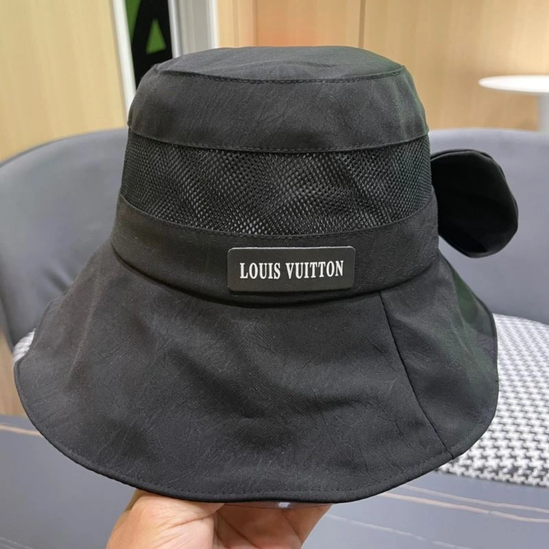 Louis Vuitton Caps Neat 261850