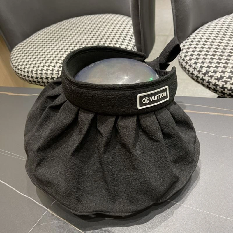 Versatile Louis Vuitton Caps 261845