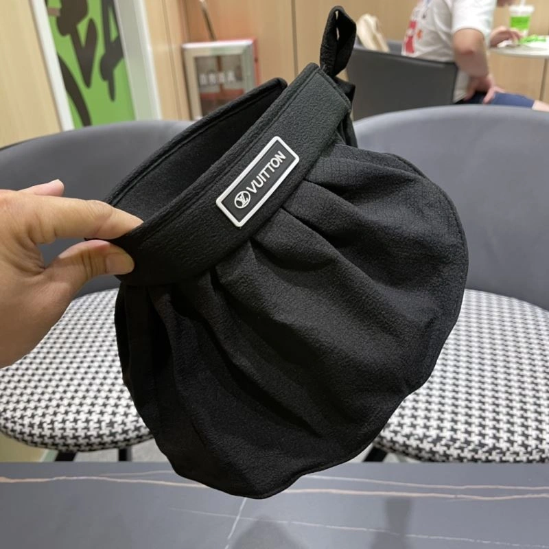 Versatile Louis Vuitton Caps 261845