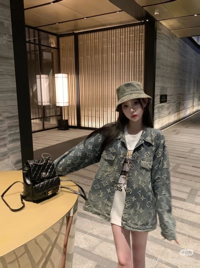 Louis Vuitton Caps Bright 261836