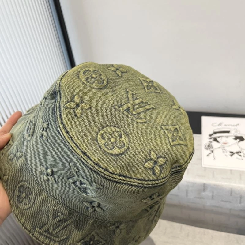 Louis Vuitton Caps Bright 261836