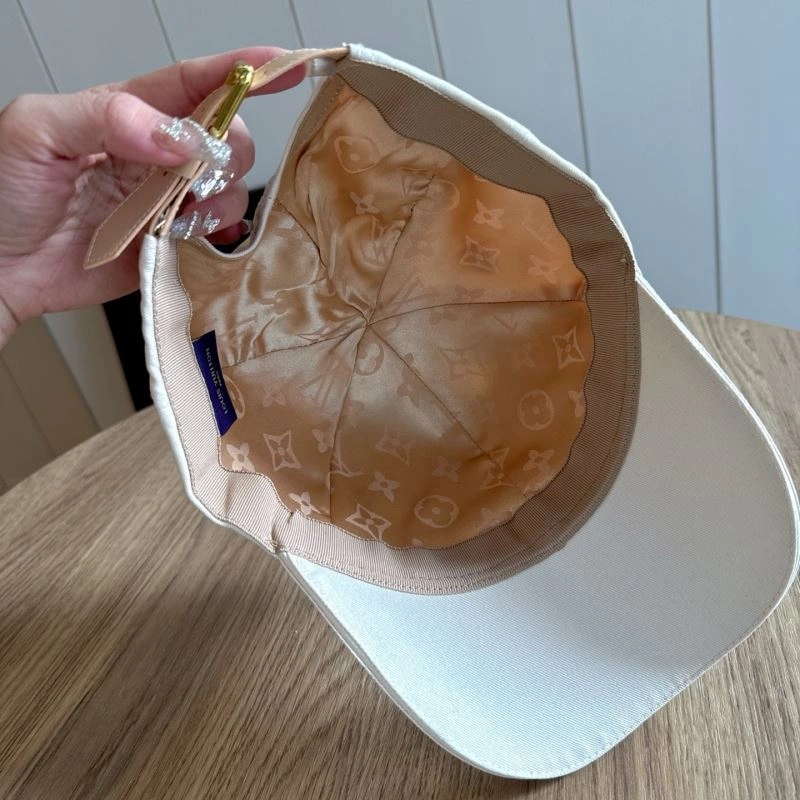 Louis Vuitton Caps Unisex 261794