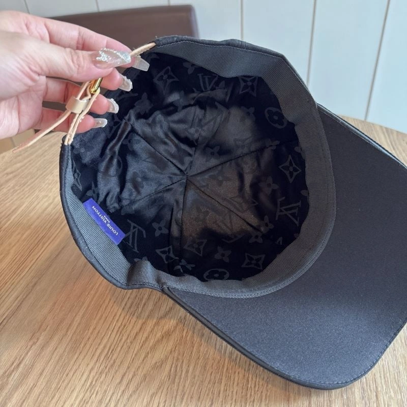 Louis Vuitton Caps Comfortable 261792