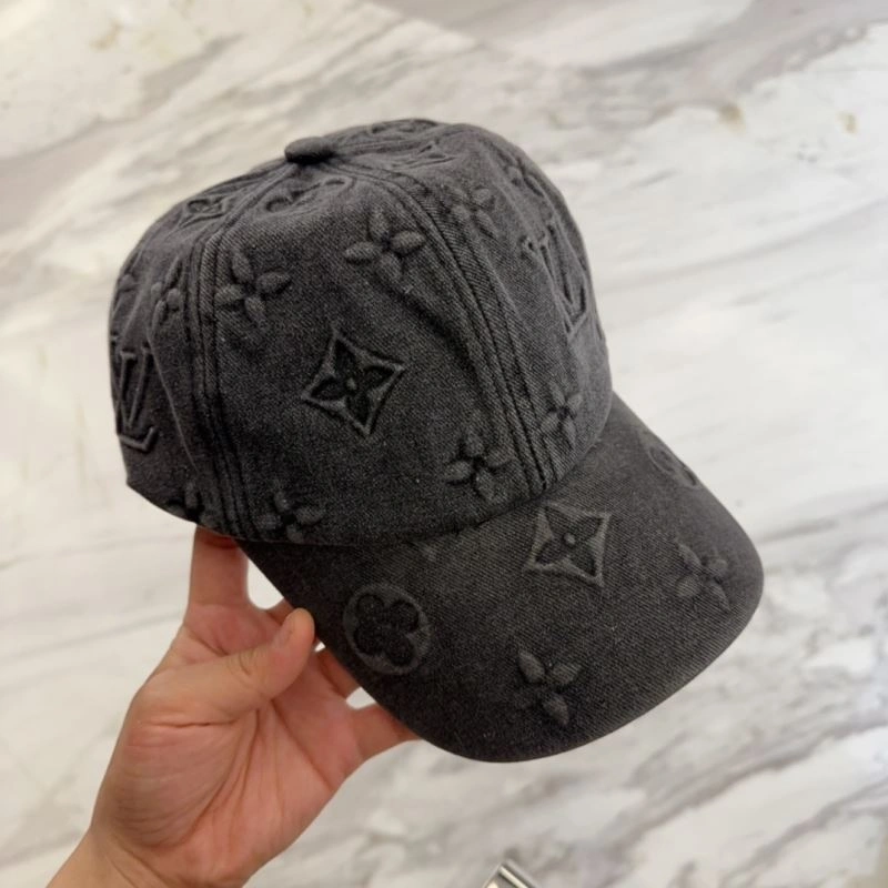 Fashionable Louis Vuitton Caps 261785