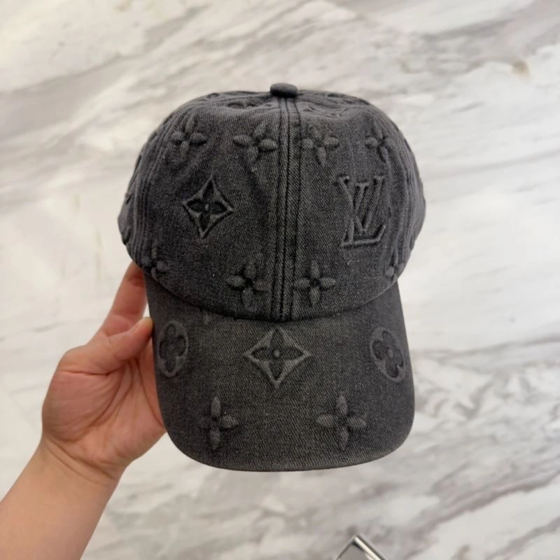 Fashionable Louis Vuitton Caps 261785