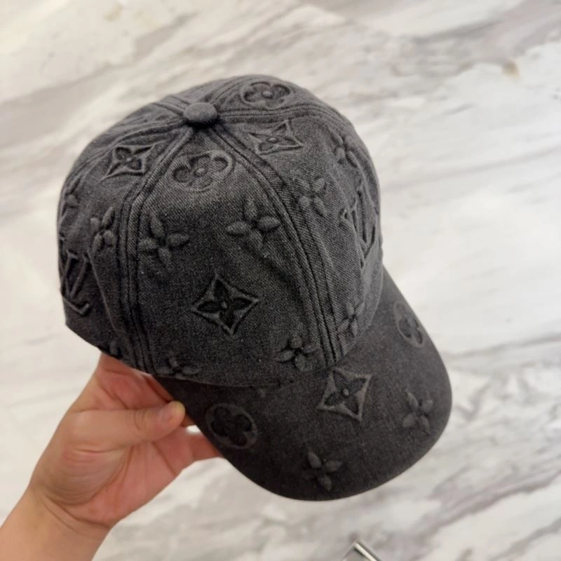 Fashionable Louis Vuitton Caps 261785