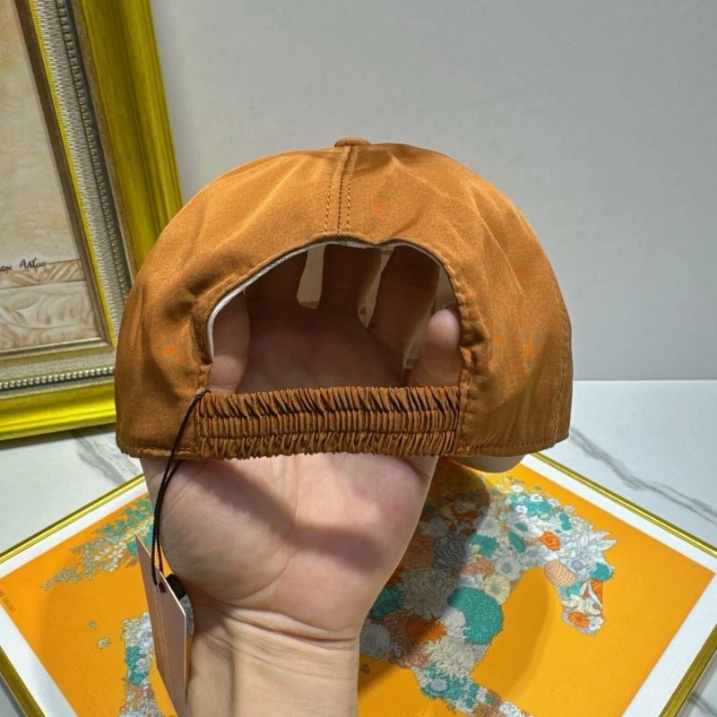 Louis Vuitton Caps Sleek 261779
