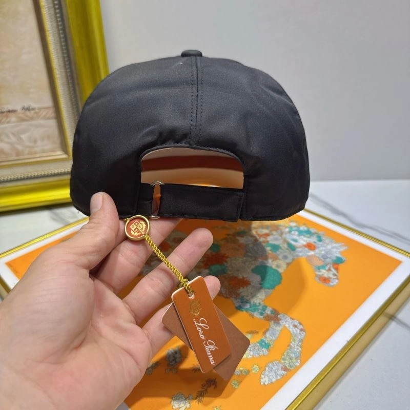 Unisex Louis Vuitton Caps 261775