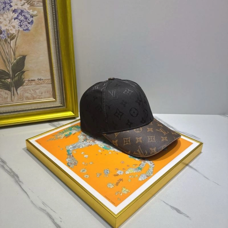 Louis Vuitton Caps Versatile 261746