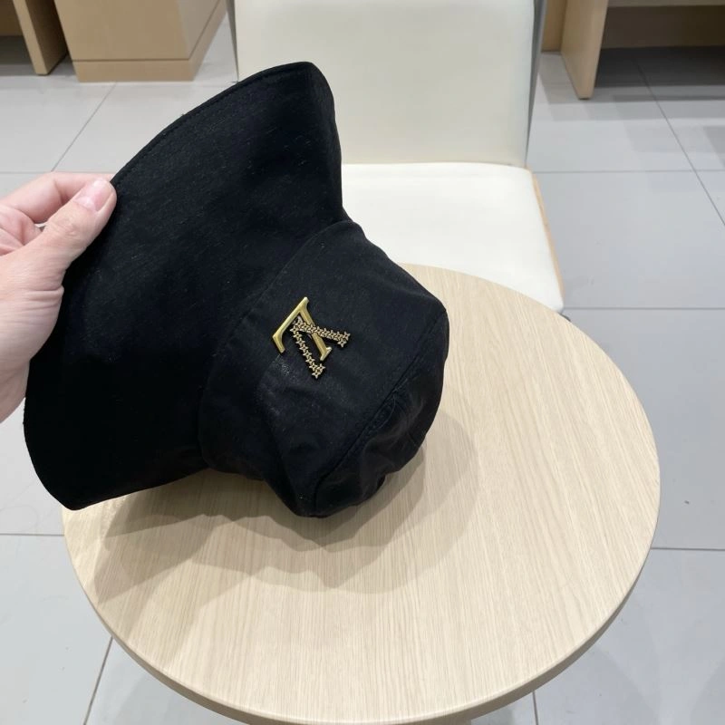 Louis Vuitton Caps UrbanChic 261760