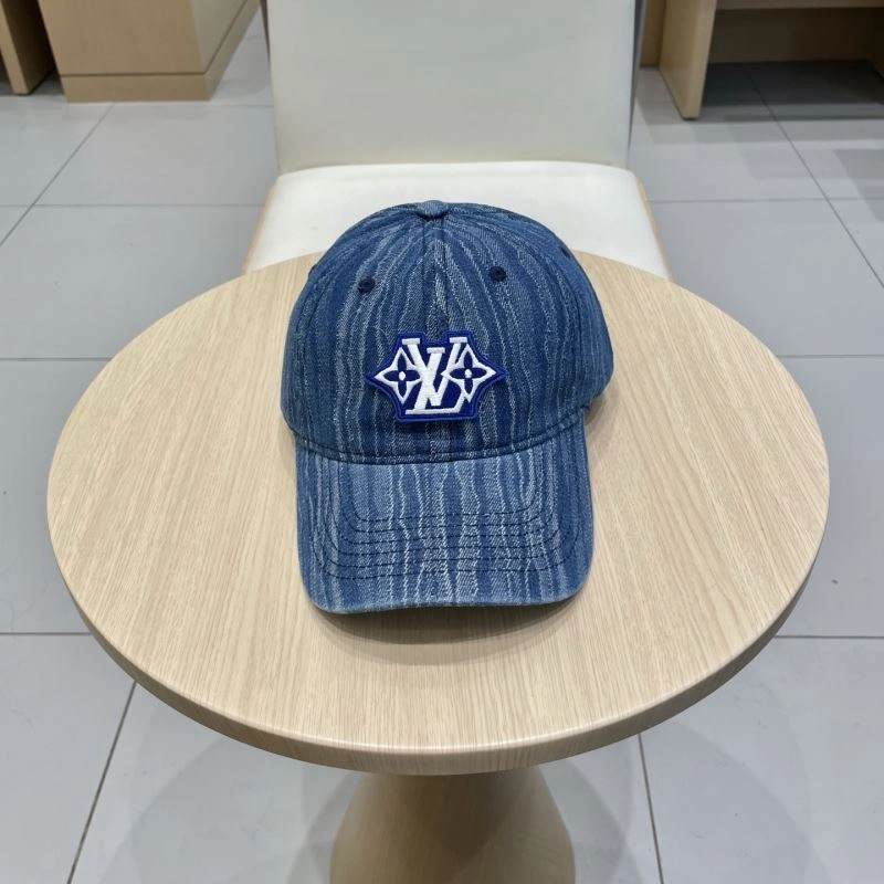 Lightweight Louis Vuitton Caps 261767