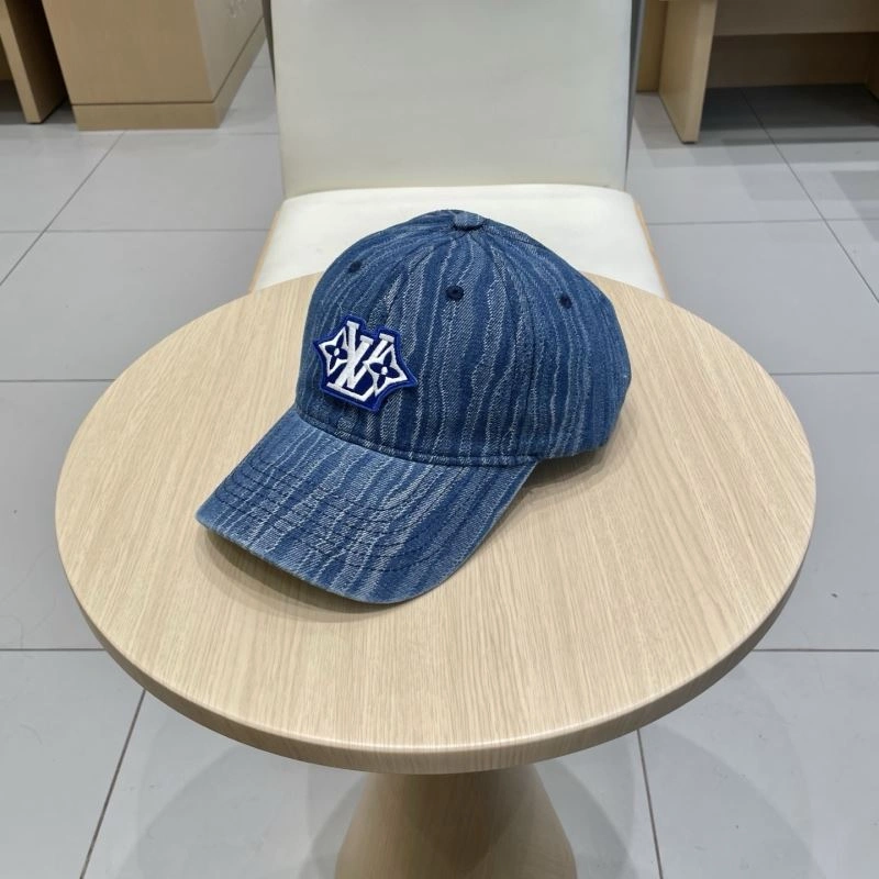 Lightweight Louis Vuitton Caps 261767