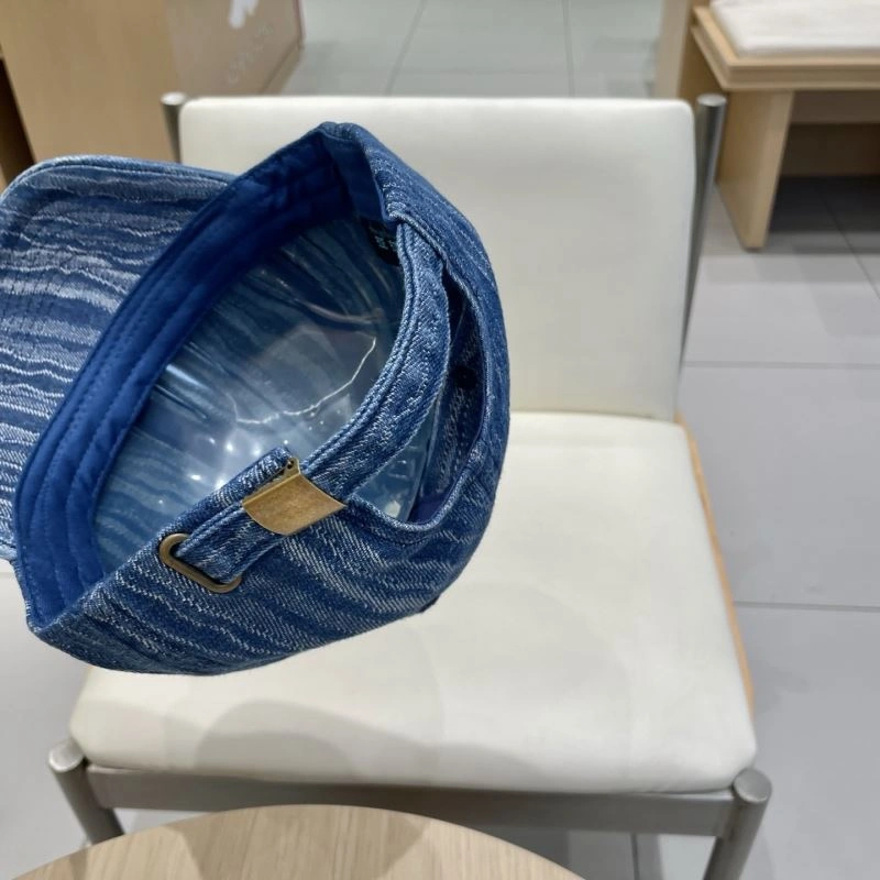 Lightweight Louis Vuitton Caps 261767