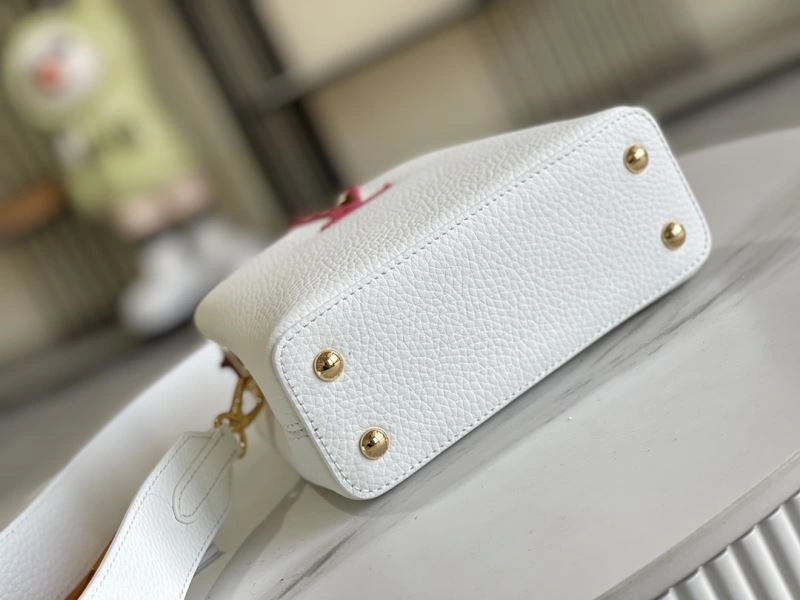 Bold Louis Vuitton Capucines BB Bags 94387