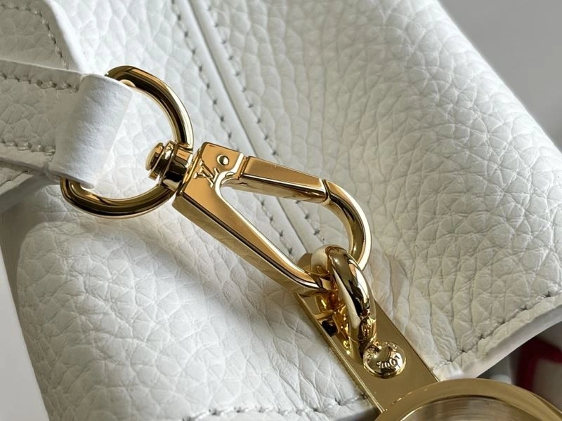 Bold Louis Vuitton Capucines BB Bags 94387
