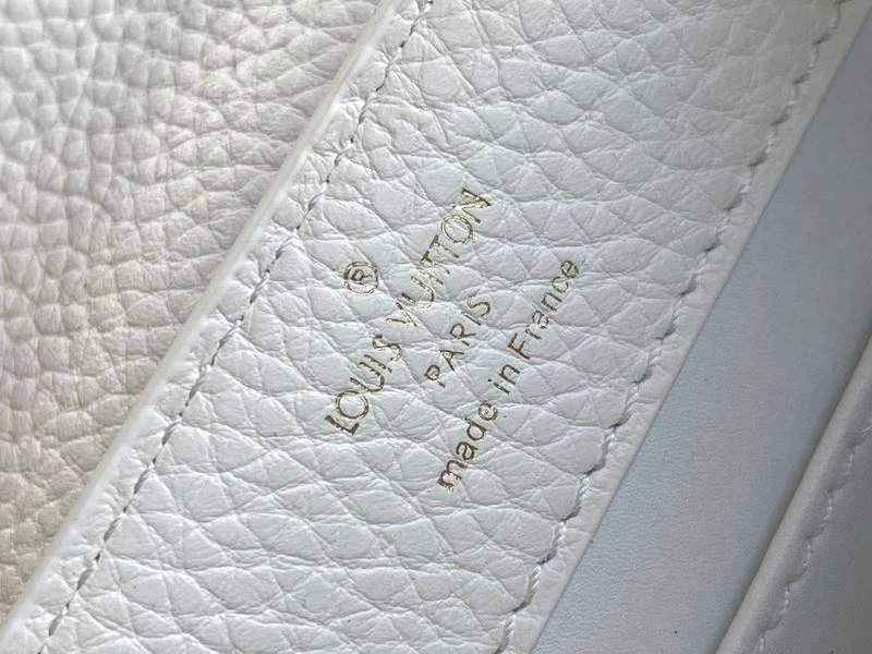 Bold Louis Vuitton Capucines BB Bags 94387