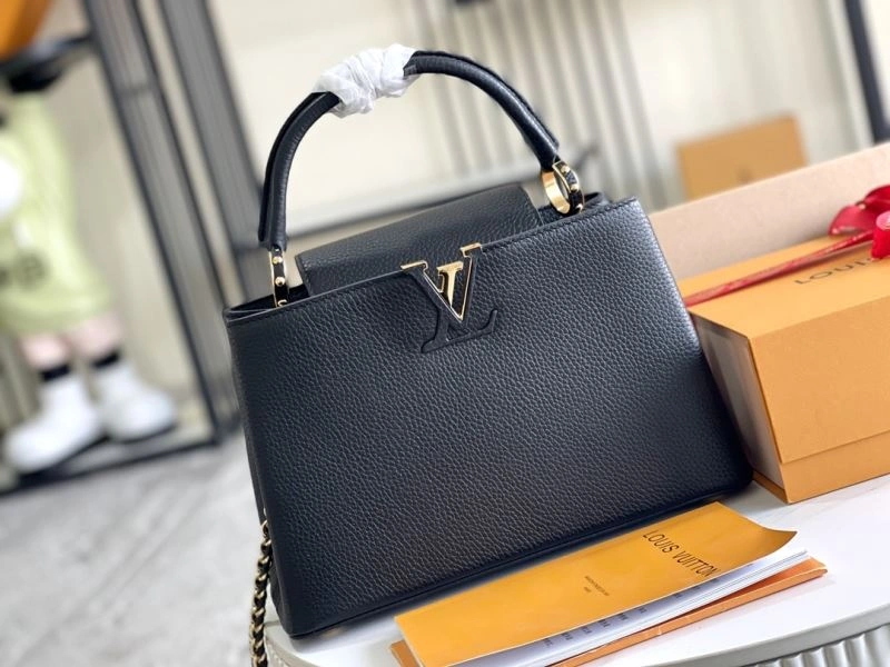 Cozy Louis Vuitton Capucines BB Bags 94419