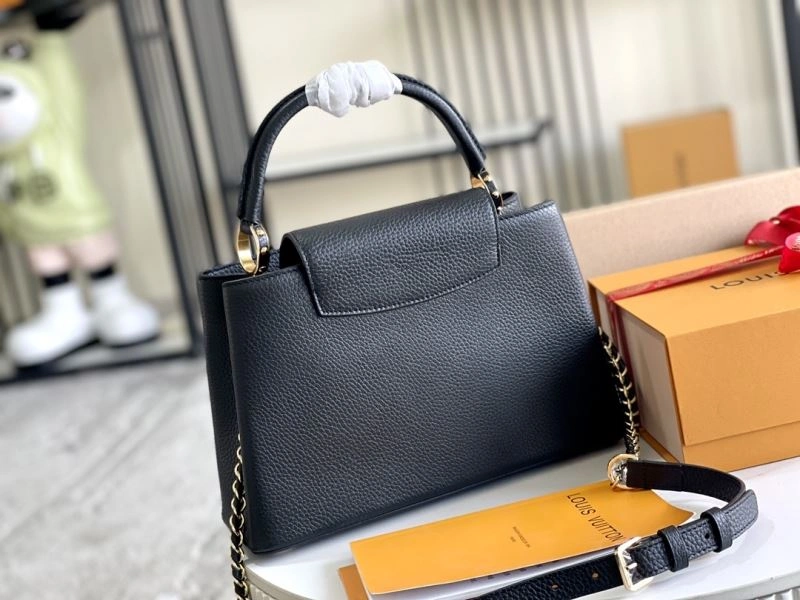 Cozy Louis Vuitton Capucines BB Bags 94419