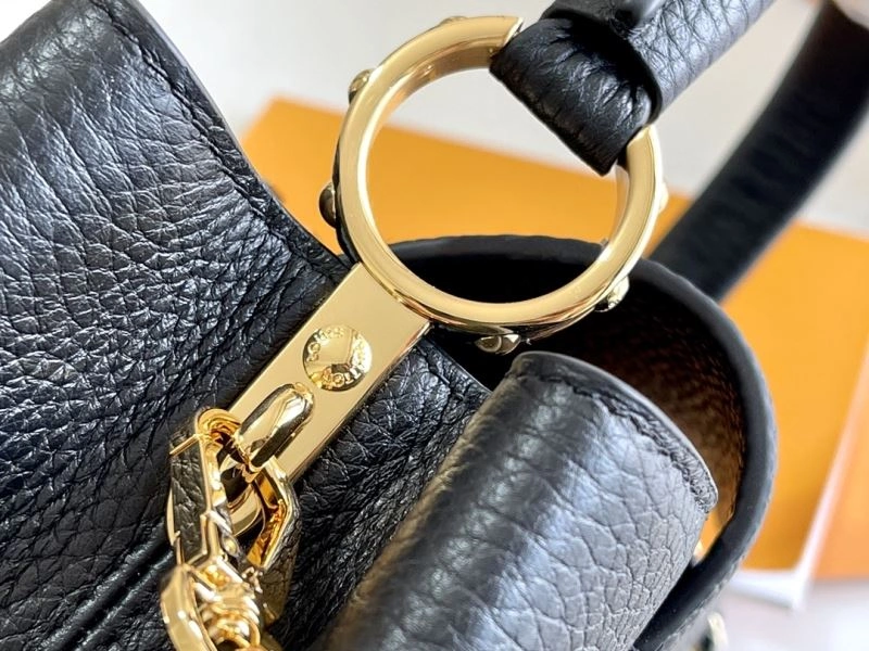 Cozy Louis Vuitton Capucines BB Bags 94419