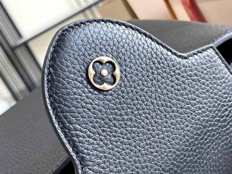 Cozy Louis Vuitton Capucines BB Bags 94419