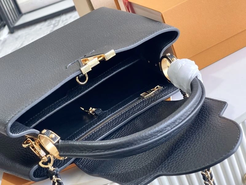 Cozy Louis Vuitton Capucines BB Bags 94419