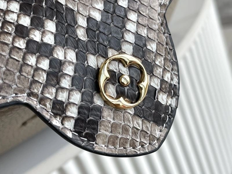 Louis Vuitton Capucines BB Bags Minimalist 94381