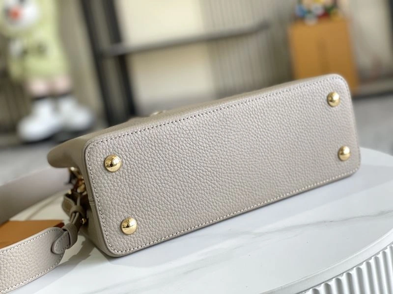 Resilient Louis Vuitton Capucines BB Bags 94374