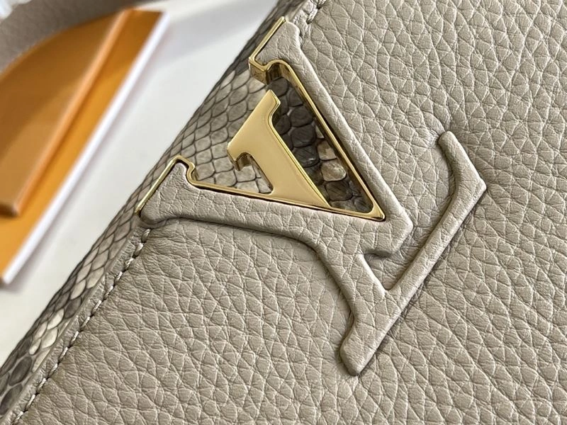 Resilient Louis Vuitton Capucines BB Bags 94374