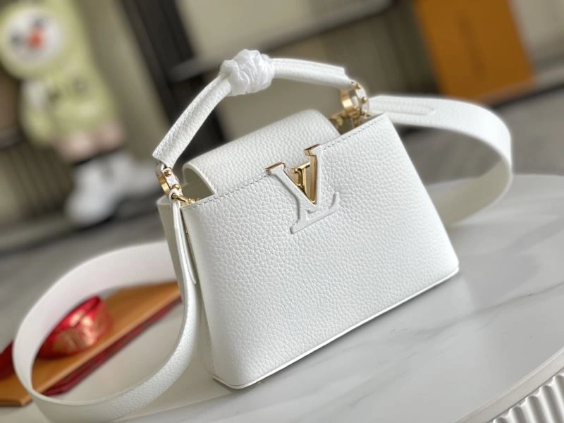 WrinkleFree Louis Vuitton Capucines BB Bags 94375