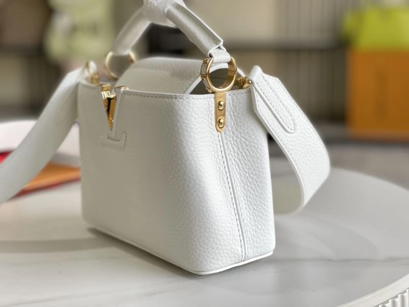 WrinkleFree Louis Vuitton Capucines BB Bags 94375
