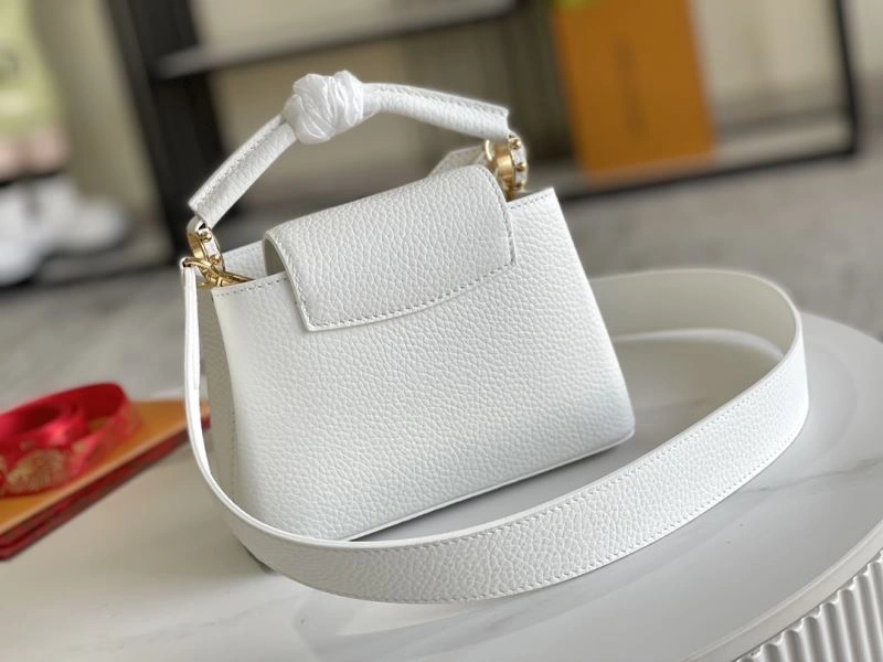 WrinkleFree Louis Vuitton Capucines BB Bags 94375