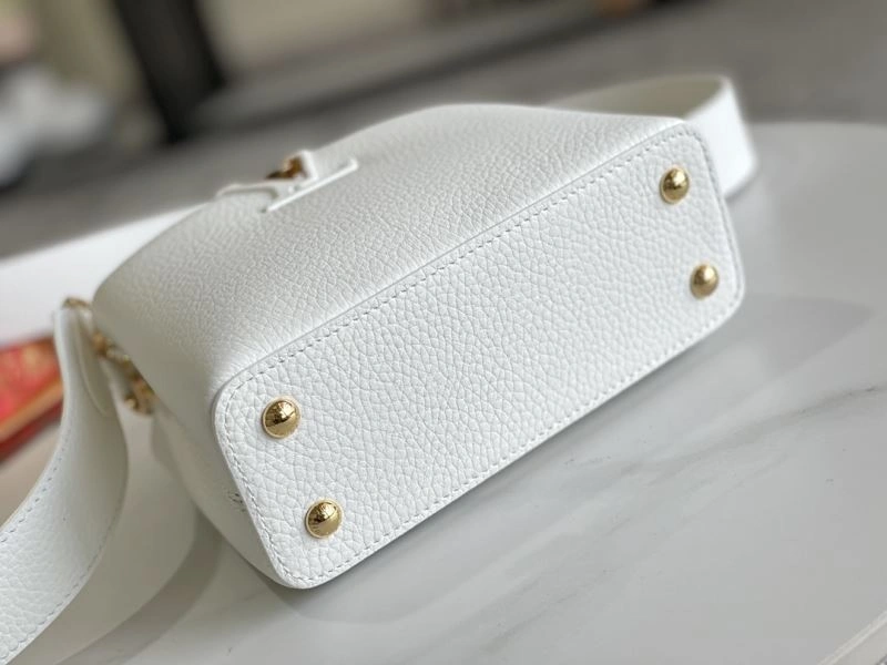 WrinkleFree Louis Vuitton Capucines BB Bags 94375