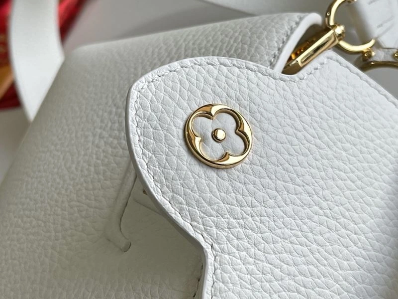 WrinkleFree Louis Vuitton Capucines BB Bags 94375