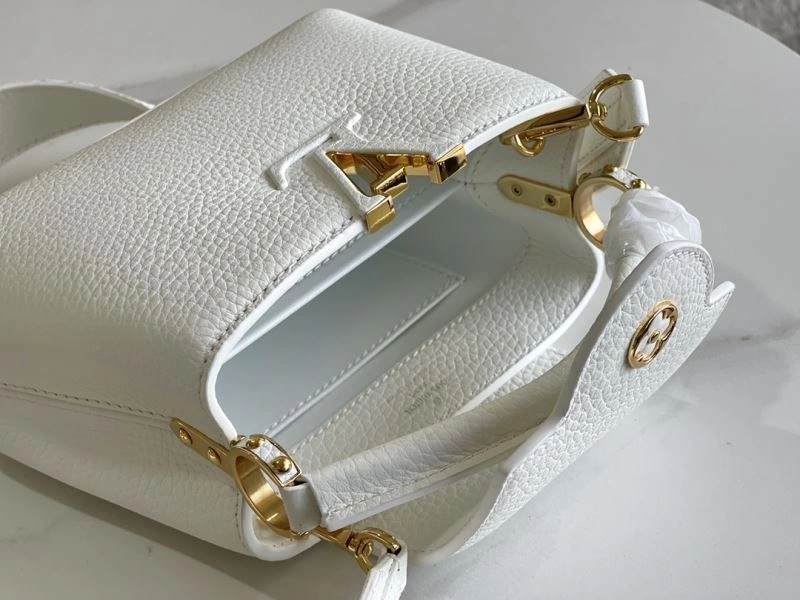 WrinkleFree Louis Vuitton Capucines BB Bags 94375