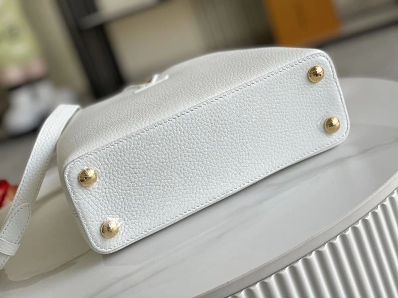 OdorResistant Louis Vuitton Capucines BB Bags 94372