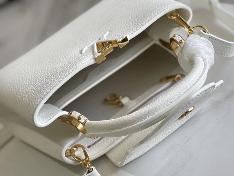 OdorResistant Louis Vuitton Capucines BB Bags 94372