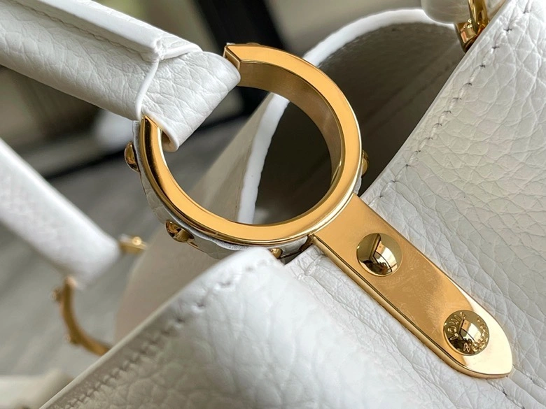 Cozy Louis Vuitton Capucines BB Bags 94399