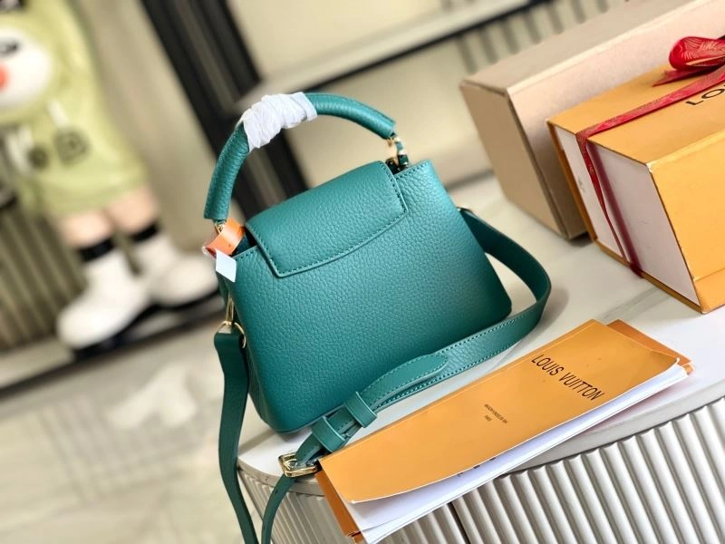 Lightweight Louis Vuitton Capucines BB Bags 93959