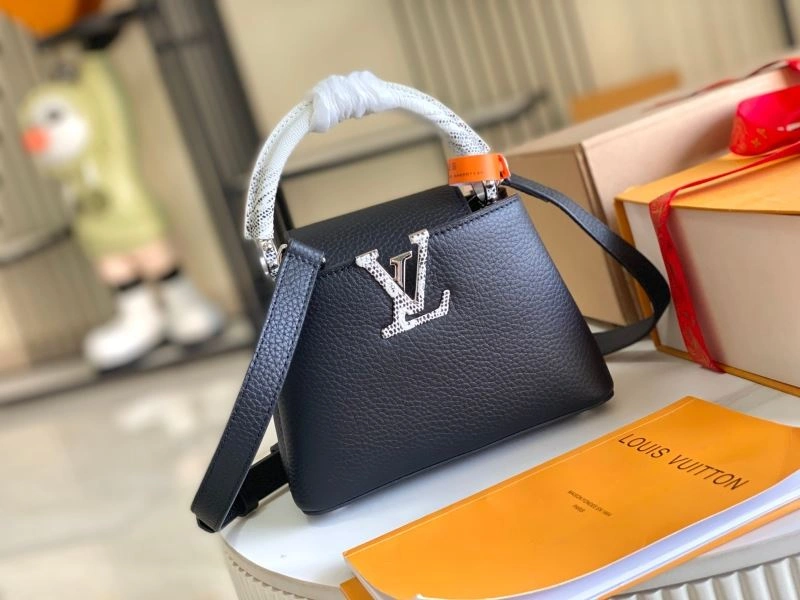 SmoothTexture Louis Vuitton Capucines BB Bags 93965