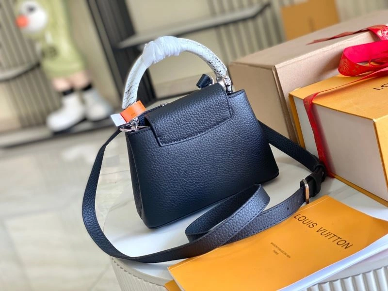 SmoothTexture Louis Vuitton Capucines BB Bags 93965