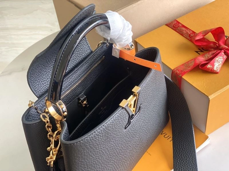 FashionForward Louis Vuitton Capucines BB Bags 93952