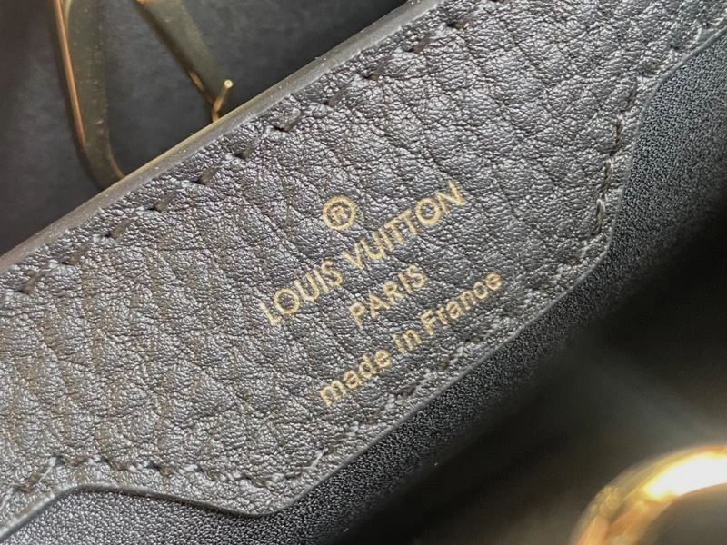 FashionForward Louis Vuitton Capucines BB Bags 93952