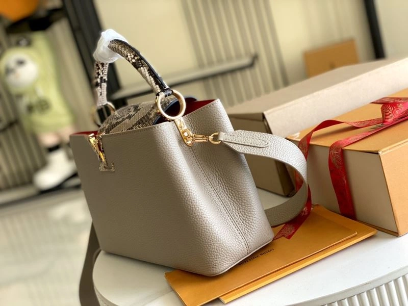 Compact Louis Vuitton Capucines BB Bags 93950