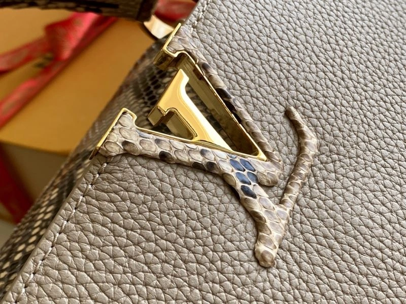 Compact Louis Vuitton Capucines BB Bags 93950