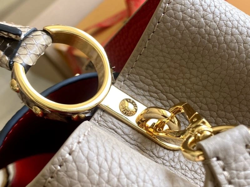 Compact Louis Vuitton Capucines BB Bags 93950