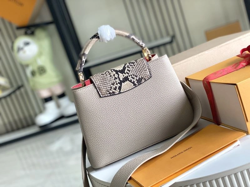Timeless Louis Vuitton Capucines BB Bags 93955